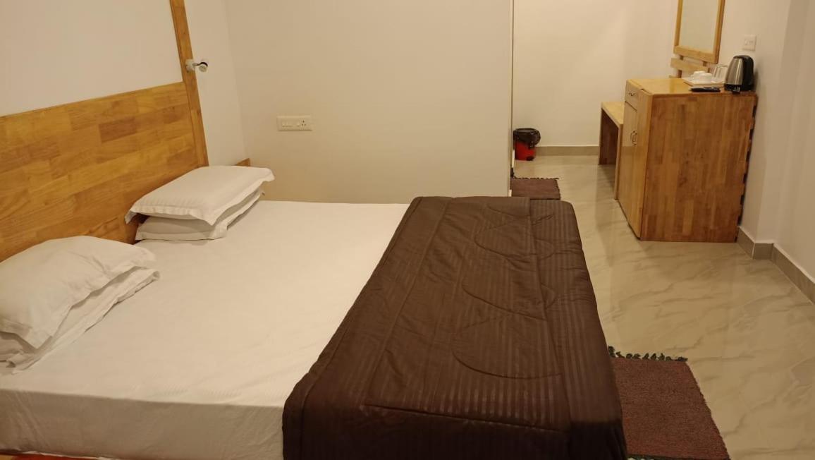 Coconhuts Beach Resort Lakshmanpur Dış mekan fotoğraf