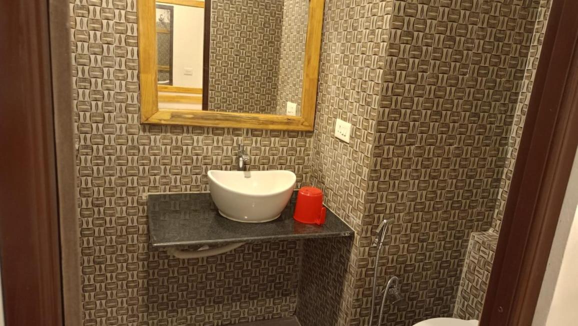 Coconhuts Beach Resort Lakshmanpur Dış mekan fotoğraf