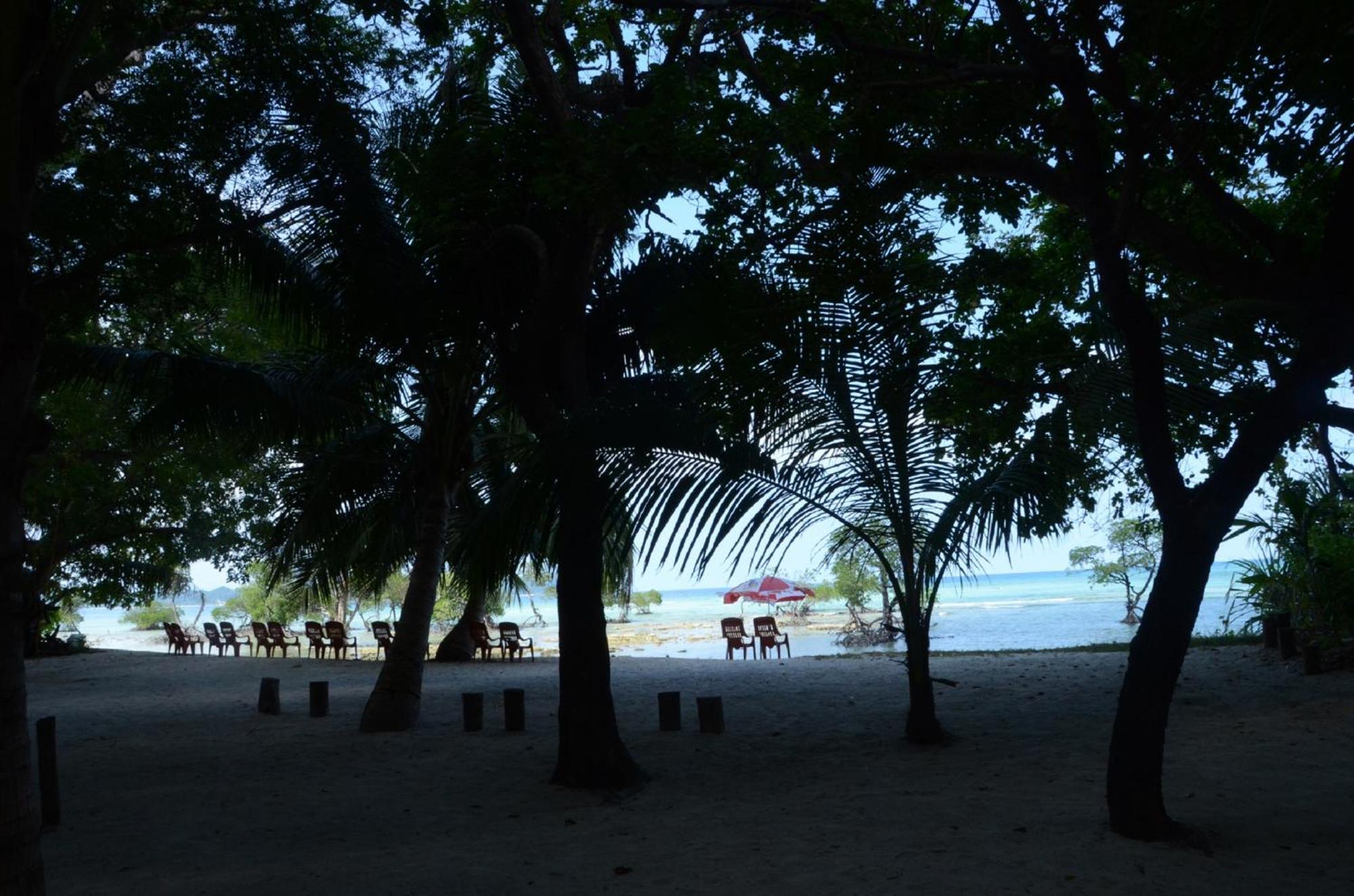 Coconhuts Beach Resort Lakshmanpur Dış mekan fotoğraf